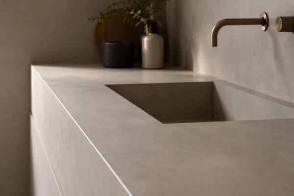 Baño con microcemento sin juntas en Tarragona